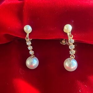 Vintage Gold Tone Pear Rhinestone Drop Screw Back Earrings